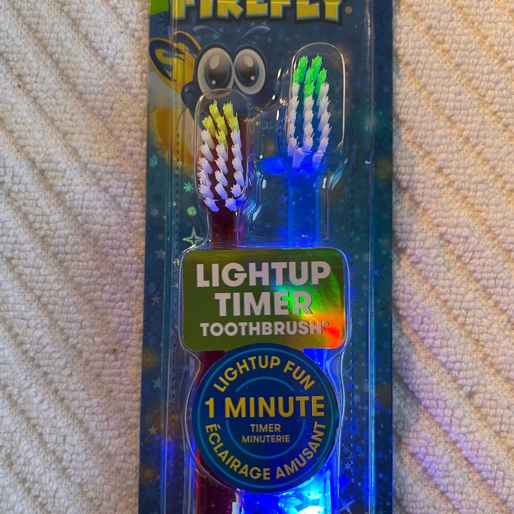 NEW Firefly Light Up Timer Toothbrushes - Picture 3 of 5